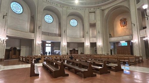 All'Universit&agrave; Sapienza, tra i giovani in attesa del Papa: questa per noi &egrave; una casa