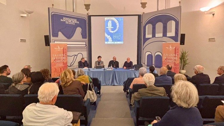 Presentazione della mostra "Trame di storia, segni di fede". 