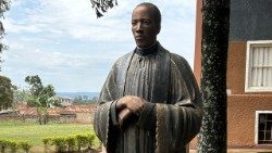 Statue des ersten indigenen katholischen Priesters in Uganda, Basil Lumu, Villa Maria, Masaka, Uganda. Fotos: A. Preckel, Vatican News