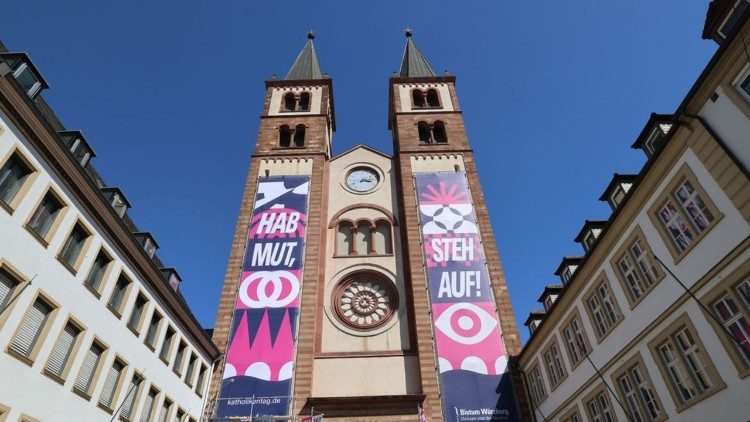 Würzburger Dom beim Katholikentag