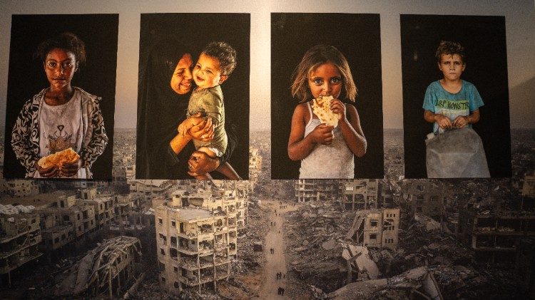 Un'immagine della mostra "How kids roll"