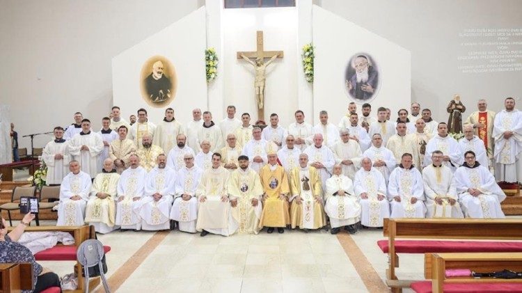 Samostanska i župna crkva sv. Leopolda Bogdana Mandića u zagrebačkoj Dubravi proglašena nadbiskupijskim svetištem svetoga Leopolda (foto: Župa i svetište sv. Leopolda Bogdana Mandića, Zagreb-Dubrava)