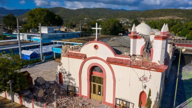 O santu&aacute;rio em Porto Rico destru&iacute;do ap&oacute;s o terremoto de 2020