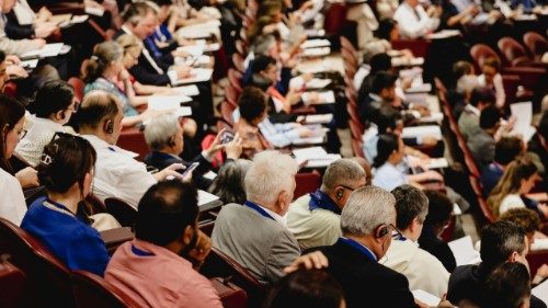 Dicastero laici, famiglia e vita: al via l'incontro di Movimenti e associazioni