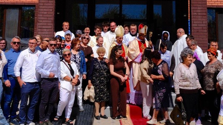  Wierni z wioski Amangeldy w Kazachstanie mogą modlić się we własnym kościele (archiwum ks. Leszka Kryży SChr)