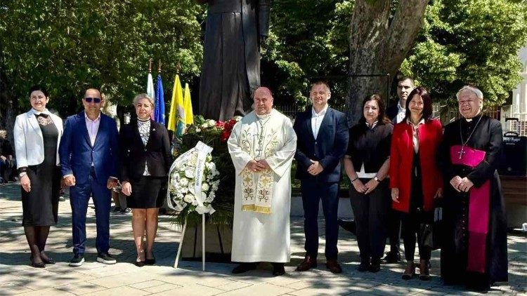 Откриване на паметника на папа Франциск