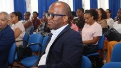 Encontro sobre a família promovido pela Escola Universitária Católica de Cabo Verde - Ao centro o Reitor, P. José Eduardo Afonso