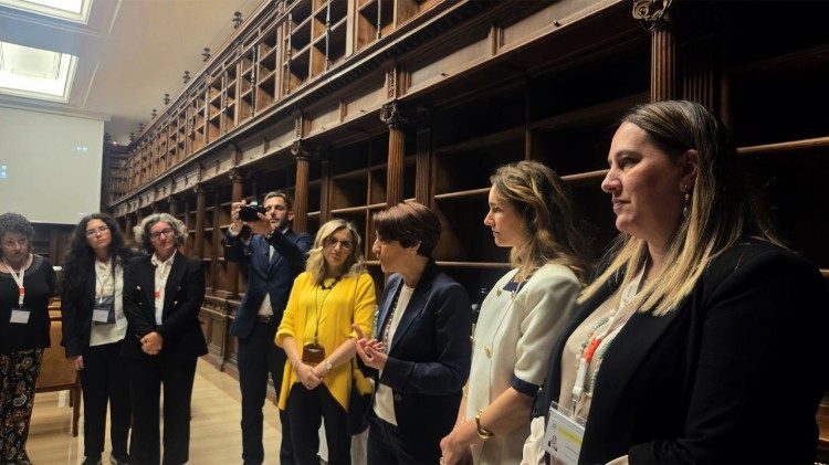 Relatori e ricercatori durante il seminario alla BAV. 