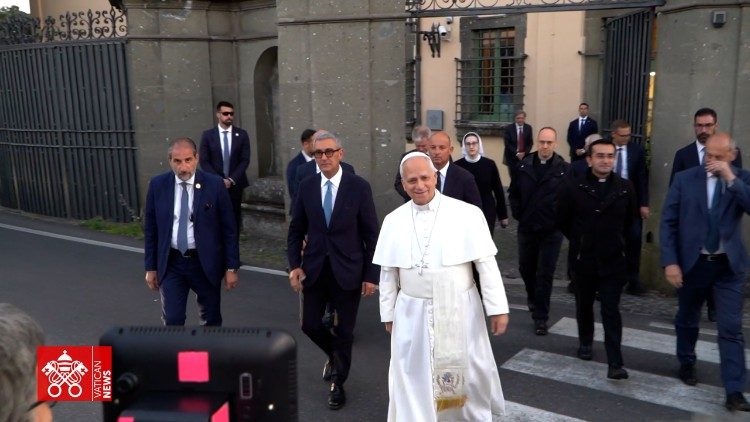 Papst Leo XIV. verl&auml;sst am Dienstagabend, 26.5.2026, Castel Gandolfo