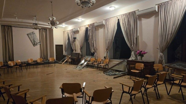 Зала у монастирі домініканців після нічної атаки