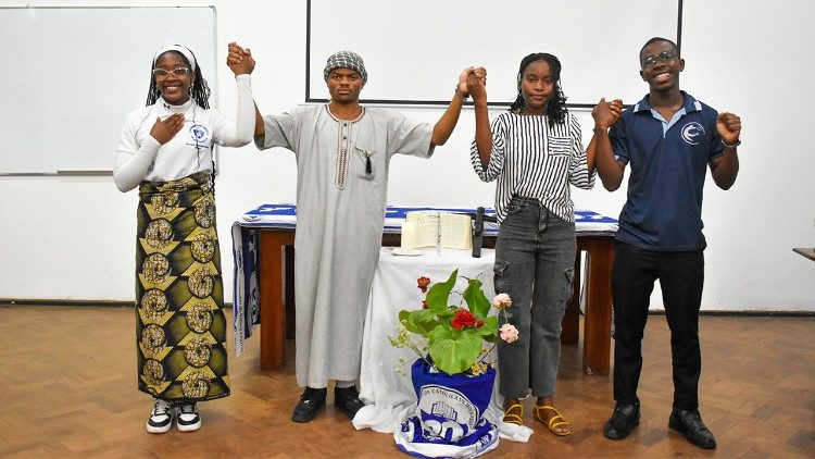 Encontro de oração ecuménica para a paz dos jovens da UCM (Moçambique)