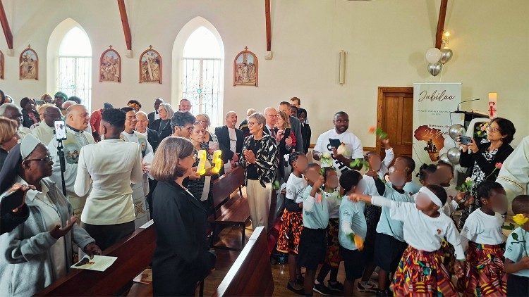 Missa Jubileu de Prata do Bienvenu Shelter