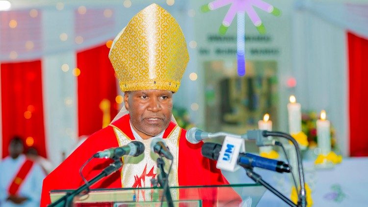 Askofu Wolfgang Pisa, O.F.M. Cap, wa Jimbo Katoliki la Lindi, na Rais wa TEC wakati wa Misa tarehe 27 Mei 2026 katika Parokia ya Mtakatifu Yoseph Mume wa Bikira Maria,Patandi,Jimbo Kuu Katoliki Arusha,Tanzania.