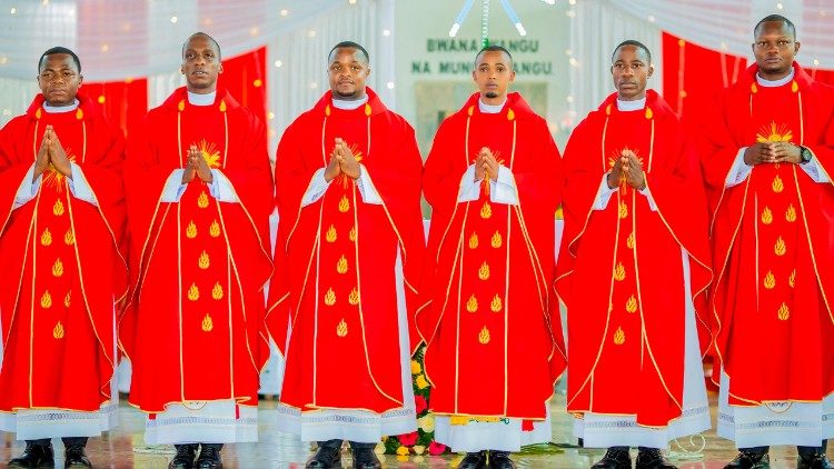 Mapadre Wapya wa mashirika mawili:Wa Roho Mtakatifu na Mpallottini