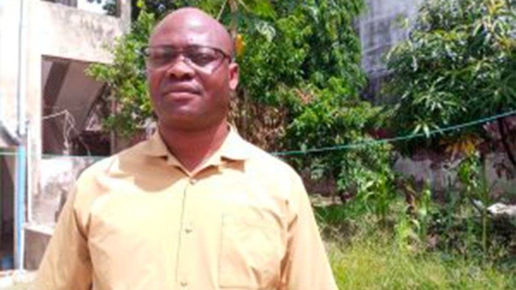 Paulo Vevelua, Docente universit&aacute;rio em Mo&ccedil;ambique