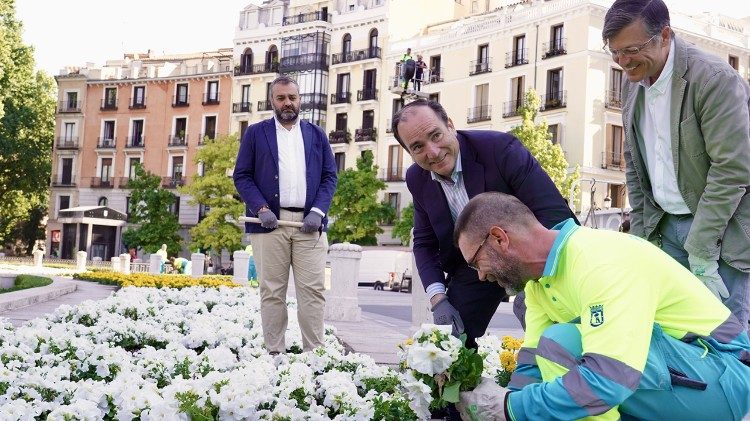 Madride gatavojas pāvesta vizītei