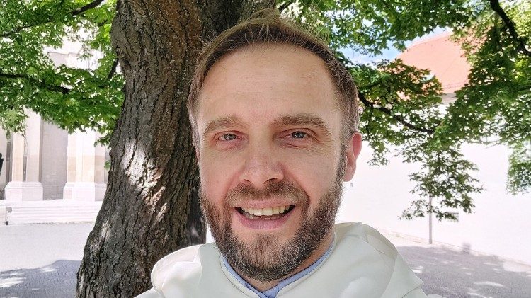 O. Maciej Kowalski (OSsT) opowiedział Vatican News o pomocy jaką niosą tryniarze ogarniętej wojną Ukrainie