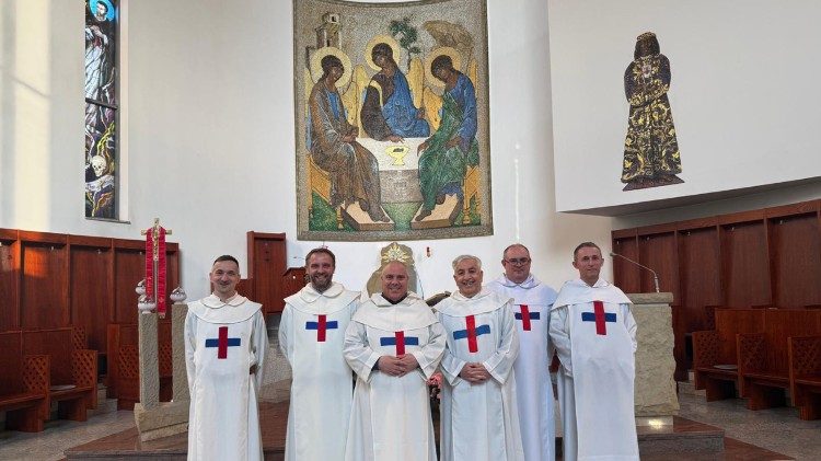Wsp&oacute;lnota trynitarzy podczas wizytacji prownicjalnej