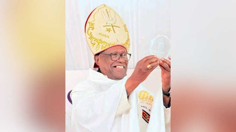 Faleceu, aos 91 anos, Dom Zacarias Kamwenho, Arcebispo Emérito Lubango (Angola)