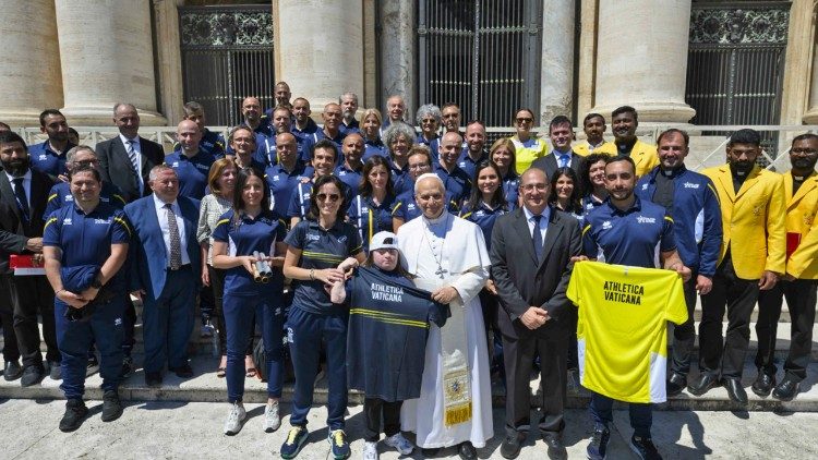 Gli atleti con il Papa