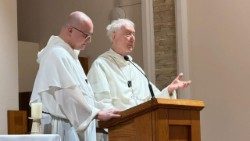 Кардинал Редкліф під час реколекцій в Інституті св. Томи Аквінського у Києві