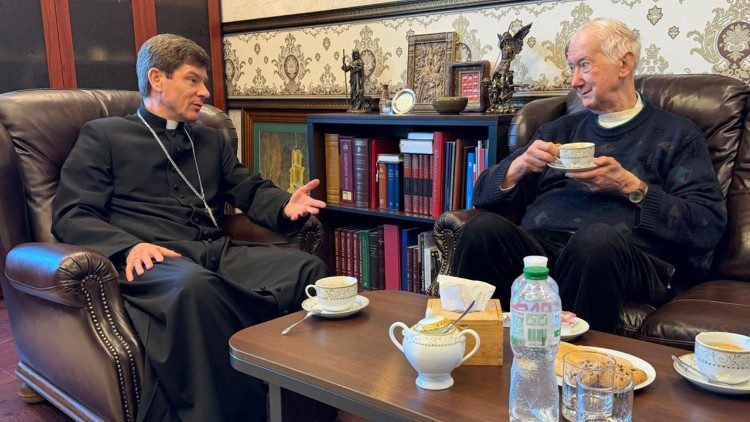 Cardinal Radcliffe meets with Bishop Vitalii Kryvytskyi