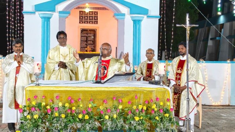 சிறப்புத் திருப்பலி 