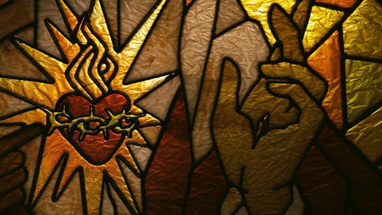 La nota invita a abrazar la fe en la totalidad de sus dimensiones, reconociendo y valorando la importancia de las emociones y los sentimientos en el marco de una sana afectividad en la experiencia creyente.