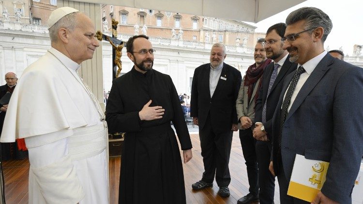 Il Papa incontra i consultori della Commissione per i Rapporti religiosi con i musulmani in seno al Dicastero per il Dialogo interreligioso.