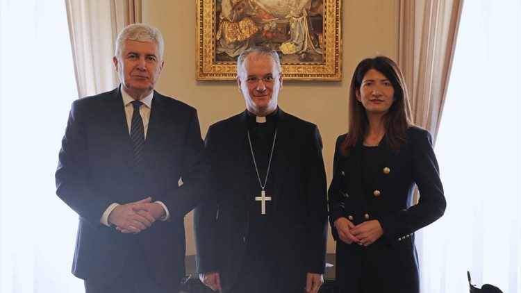 Nadbiskup Dražen Kutleša primio Dragana Čovića i Darijanu Filipović (Foto: TUZGN)