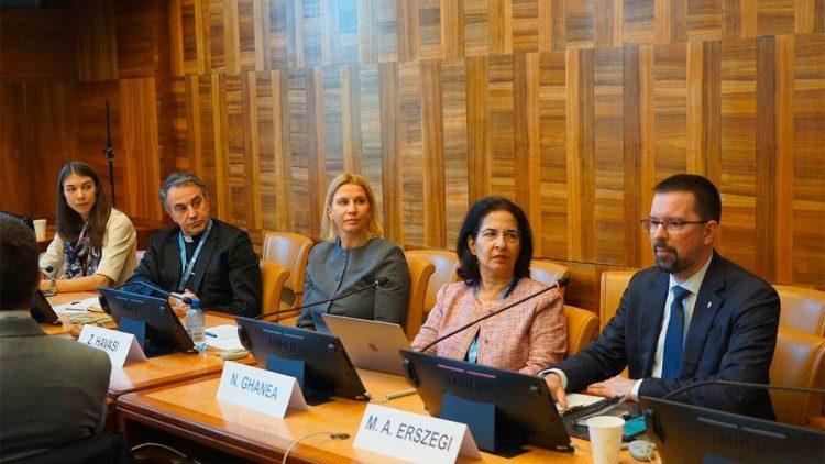 Genfi konferencia a keresztényüldözésről