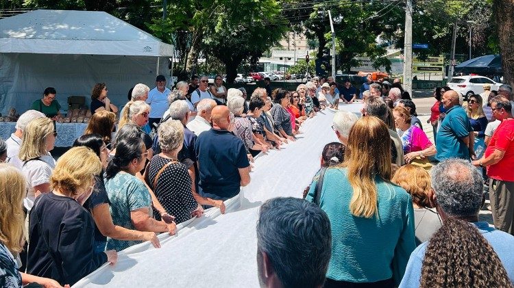 Curitiba: Santuário Perpétuo Socorro promove ato de oração pela paz.