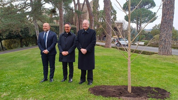 From left: Mauro Uniformi, President of CONAF; Archbishop Emilio Nappa, Secretary General of the Governorate; Archbishop Fernando Chica Arellano, Permanent Observer of the Holy See to the FAO.