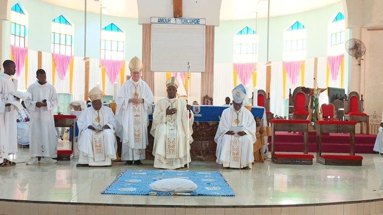 The episcopal ordination of Archbishop Relwend&eacute; Kisito Ou&eacute;draogo