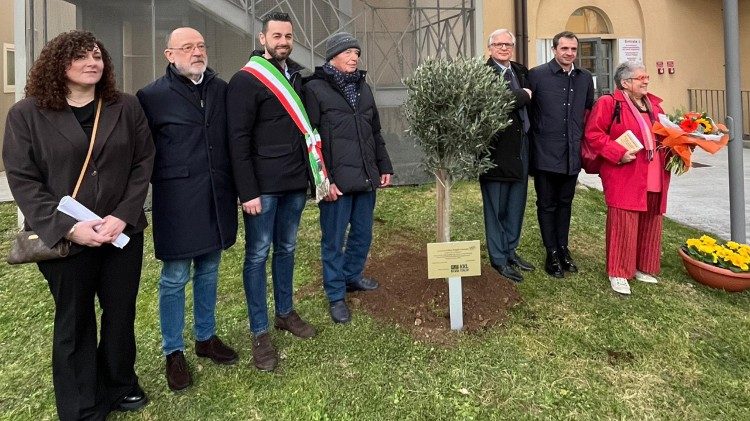 La cerimonia per suor Luigia agli Istituti Clinici Zucchi di Carate Brianza