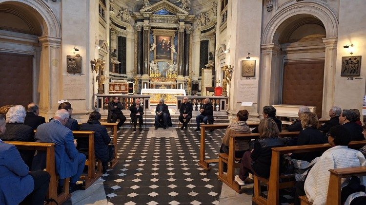 Presentación del libro sobre el cardenal Pietro Parolin "Nosotros somos el Evangelio", en la basílica de Santa Maria in Montesanto