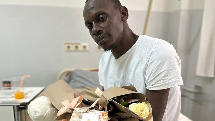 Un hu&eacute;sped de la asociaci&oacute;n DjelujBa