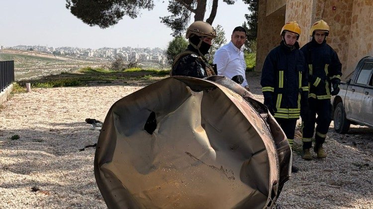 Fragmentos de un misil interceptado cayeron sobre la escuela primaria de la Custodia de Tierra Santa