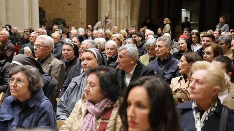Vjernici zahvalni za dar kardinala Kuharića (Foto: TUZGN)