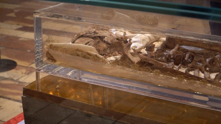 Le spoglie di san Francesco d'Assisi. 