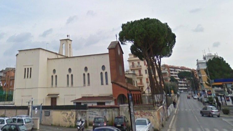 Uno scorcio di via Casal dei pazzi con la chiesa del sacro Cuore.