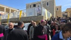 Apaštališkais nuncijus Paolo Borgia lanko Pietų Libano kaimus