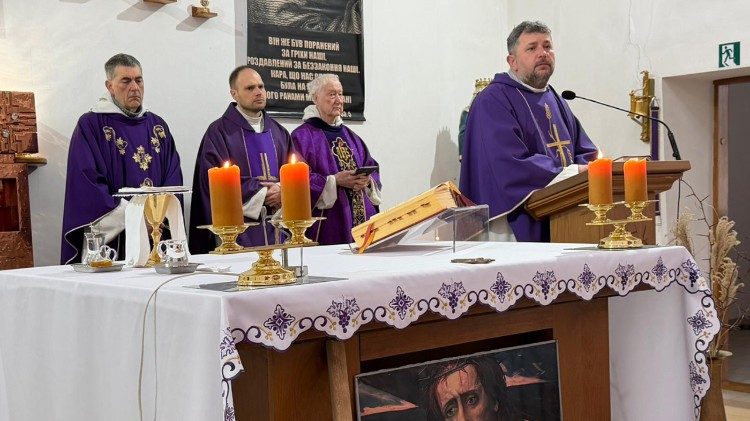 Prayer at the Parish of the Sacred Heart of Jesus in Kherson