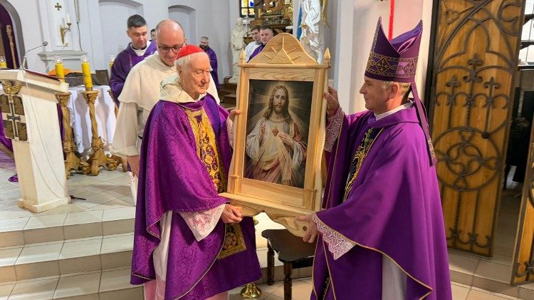 Cardinal Radcliffe at the Odessa Cathedral with Bishop Shyrokoradyuk
