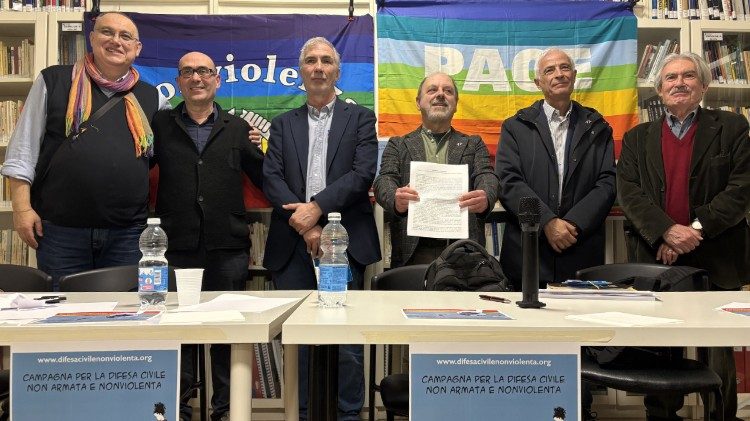 I promotori della campagna per la Difesa civile