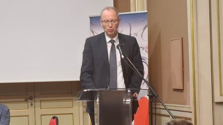 Moln&aacute;r Antal professzor felsz&oacute;lal&aacute;sa  