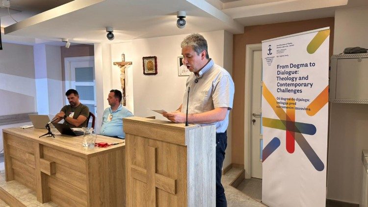 Dibattito dal tavolo dei relatori agli MTM del luglio 2025