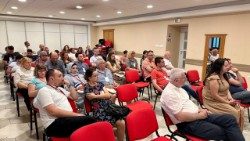 Nga «Takimet teologjike» 2025. Në rresht të parë, kryeipeshkvi i Rijekës imz. Mate Uziniq.