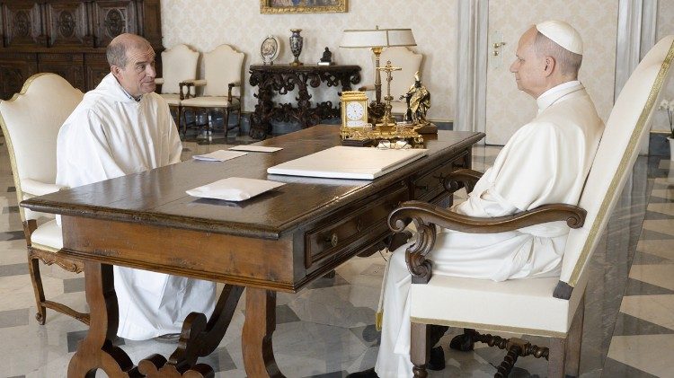 Bratr Matthew, představený ekumenické komunity v Taizé, při audienci u papeže Lva XIV., 21. března 2026