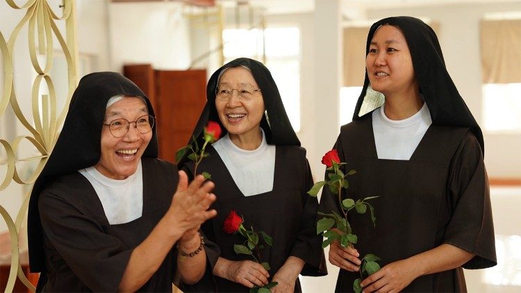 Carmelite sisters gather inside their monastery in Cambodia during the closing of their community after 21 years of contemplative presence. Photo: Catholic Church in Cambodia